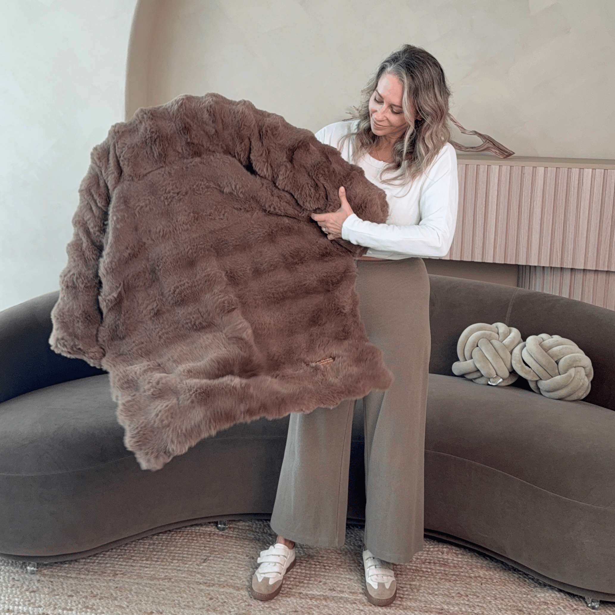 Velocitytoys™–  Luxurious Sofa Bed